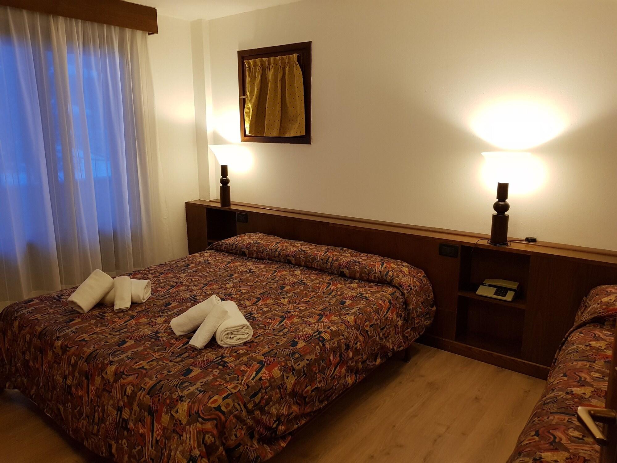 Hotel Alle Tre Baite Santa Caterina Valfurva Eksteriør billede