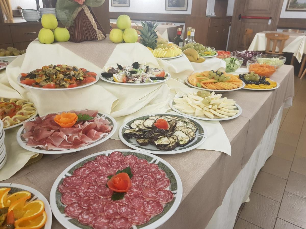 Hotel Alle Tre Baite Santa Caterina Valfurva Eksteriør billede