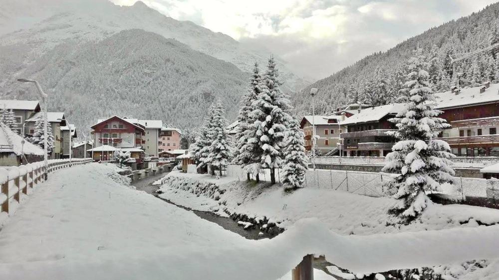 Hotel Alle Tre Baite Santa Caterina Valfurva Eksteriør billede