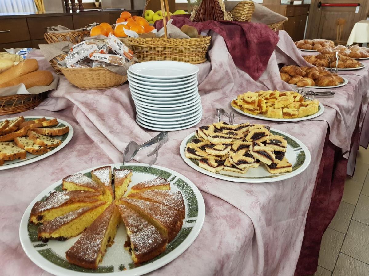 Hotel Alle Tre Baite Santa Caterina Valfurva Eksteriør billede