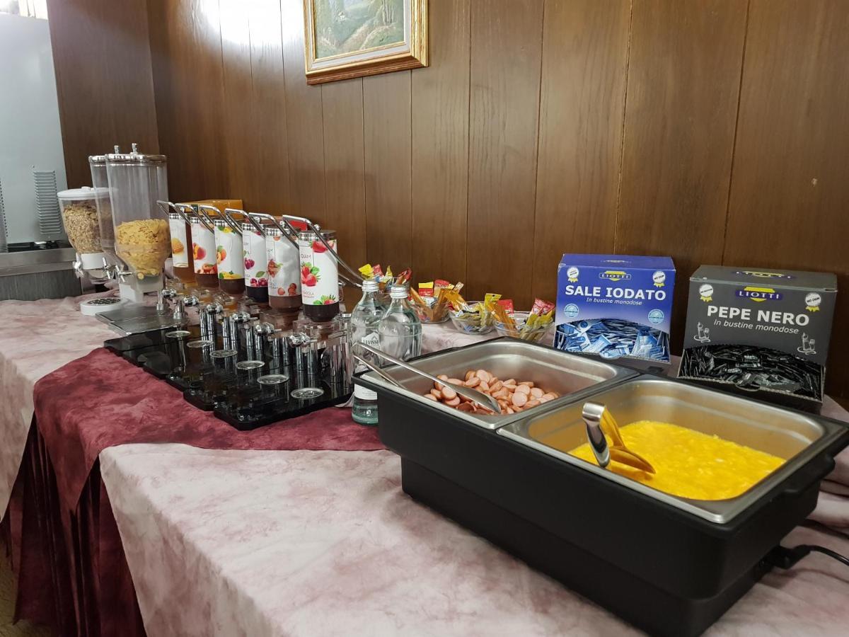 Hotel Alle Tre Baite Santa Caterina Valfurva Eksteriør billede